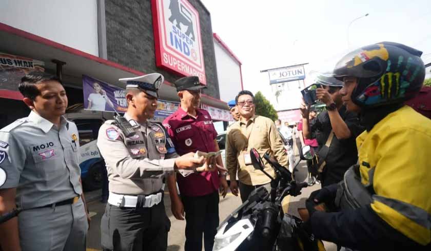 Pajak Kendaraan Bermotor