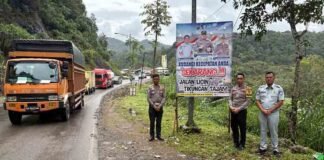 Edukasi Keselamatan di Jalan Raya, Jasa Raharja Solok Pasang Spanduk di Lokasi Rawan Laka jasa raharja sumbar