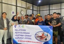 Sambut Nataru 2025-2026, Jasa Raharja Kanwil Jawa Barat Gelar Penempelan Stiker Practical Guidance, Pengobatan Gratis, dan Sosialisasi PPGD di PO Patriot Stiker Practical Guidance