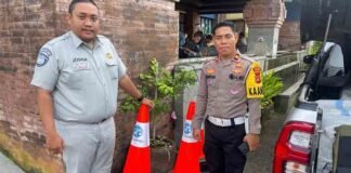 Jasa Raharja Bali Dukung Kamseltibcarlantas melalui Bantuan Sarpras Traffic Cone jasa raharja bali