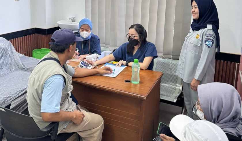 di Kantor Samsat Kawaluyaan