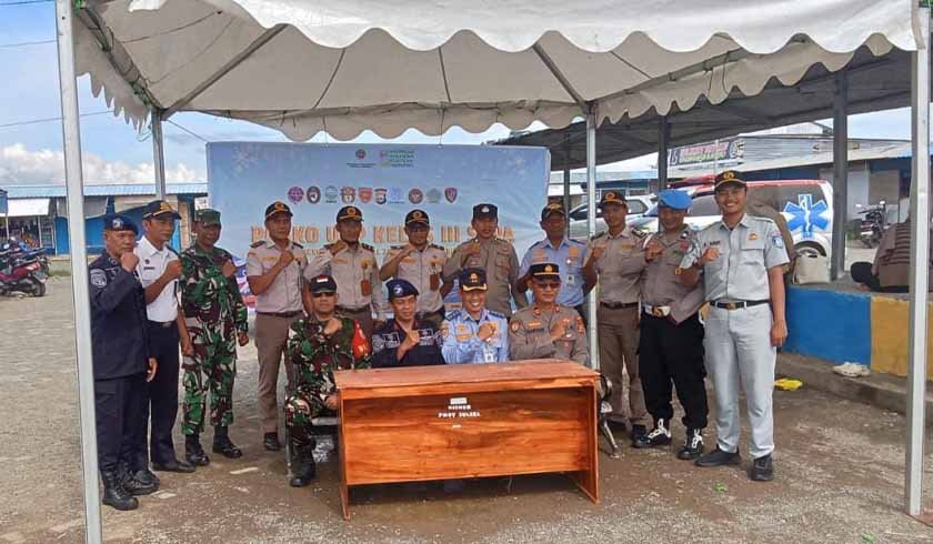 di Pelabuhan Bangsala’e Siwa