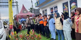 Jasa Raharja Kanwil Utama Jawa Barat Pantau Arus Lalu Lintas di Pos Yan Terpadu Al Fathu Soreang di Pos Yan Terpadu Al Fathu Soreang