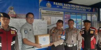 Jasa Raharja Jawa Barat Laksanakan Aksi Simpatik Pemberian Bingkisan di Pos Pelayanan Terpadu pada Periode Natal dan Tahun Baru 2025/2026 jasa raharja jabar