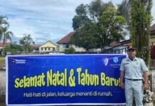 Jasa Raharja Cabang Sintang Melaksanakan Giat Pemasangan Spanduk Pengamanan Natal 2025 dan Tahun Baru 2026 (PAM Nataru) di Putussibau jasa raharja kalbar