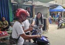 Jasa Raharja Kanwil Kepri Ajak Masyarakat Manfaatkan Program Pemutihan Pajak Kendaraan Bermotor Melalui Pembagian Flyer di Pasar Melchem dan Pasar Tanjung Uma jasa raharja kepri