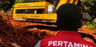 Dukung Terbukanya Akses Jalan, Pertamina Pasok Bahan Bakar untuk Operasional Alat Berat Penanggulangan Bencana Sumatera Pertamina