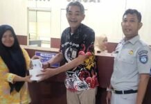 Dukung Kepatuhan Pajak Kendaraan, Jasa Raharja Beri Souvenir untuk Wajib Pajak Patuh di Samsat Sinjai jasa raharja sulsel