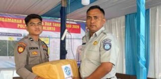 Apresiasi Petugas Pengamanan Natal, Jasa Raharja Solok Berikan Parcel di Posko Muaro Kelaban jasa raharja sumbar