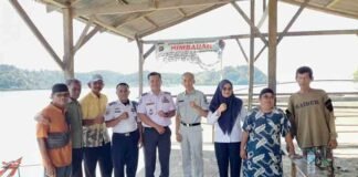 Dukung Transportasi Wisata Tertib, Jasa Raharja Sumbar Serahkan Bantuan Meja dan Kursi di Dermaga Batu Kareta Carocok jasa raharja sumbar